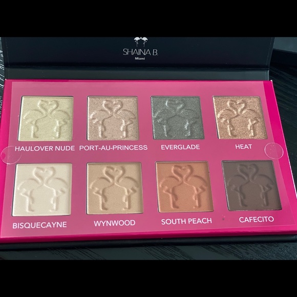 4 brand new makeup combo kit - Picture 3 of 7